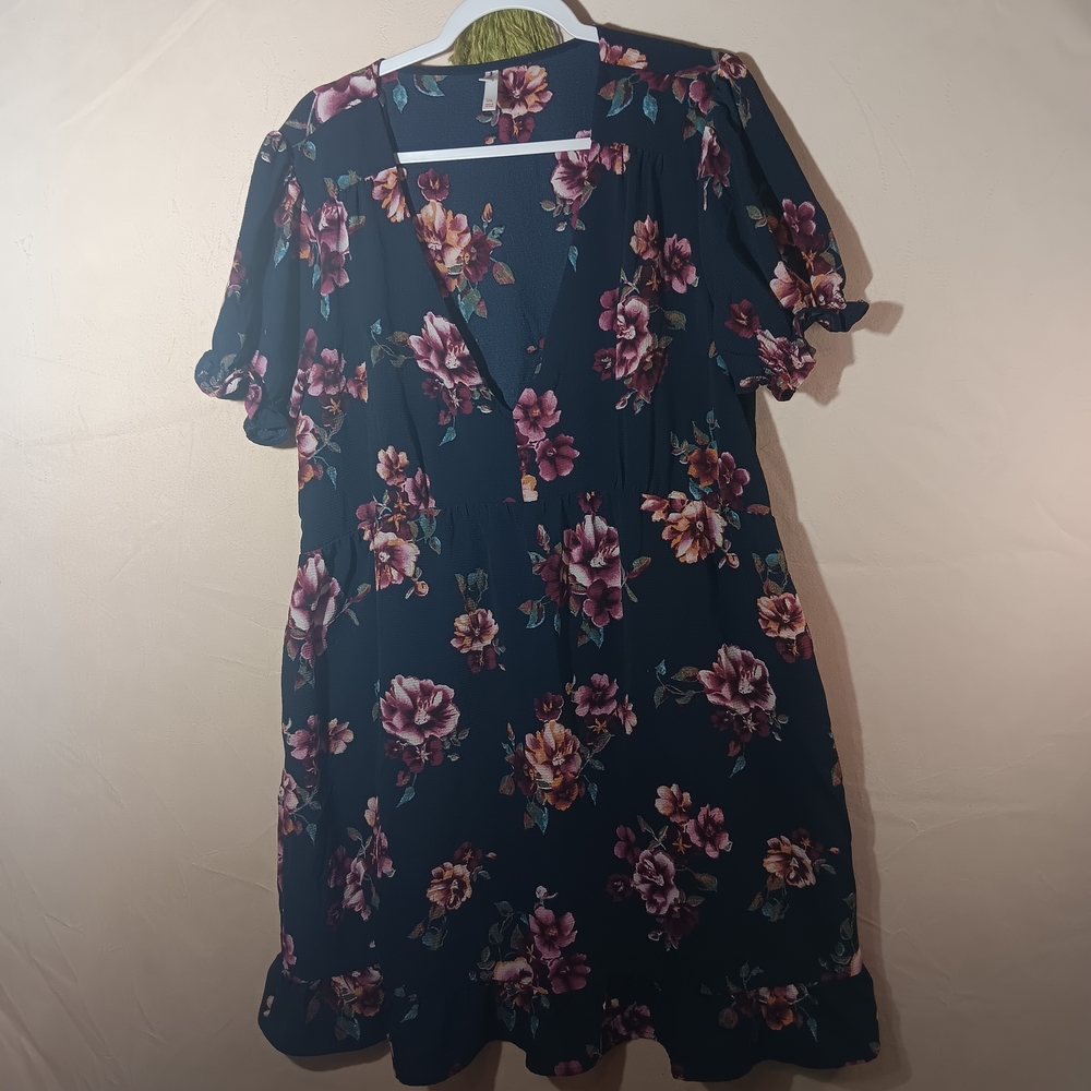 Floral Midi 🪞 Dress with Red Accents